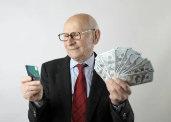 8 Hal yang Tidak Pernah Dilakukan Orang Kaya Meskipun Sedang Tren